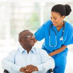 پرستار سالمند بیمار و مراقبت از بیماری های مرتبط با سن
