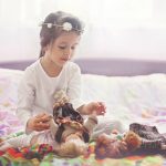  درس‌هایی که کودکان از بازی با عروسک می‌گیرند