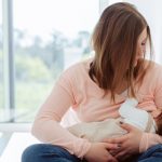  ۵ دلیل برای اینکه از شیر دادن به نوزاد خود دست نکشید