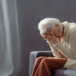 افسردگی سالمندان | بررسی دلایل و علائم افسردگی در افراد مسن
