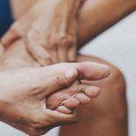 درمان پا درد سالمندان در خانه