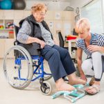 ۵ نکته مهم در انتخاب پرستار سالمند معلول