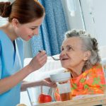 پرستار در منزل از چه بیمارانی مراقبت می کند؟