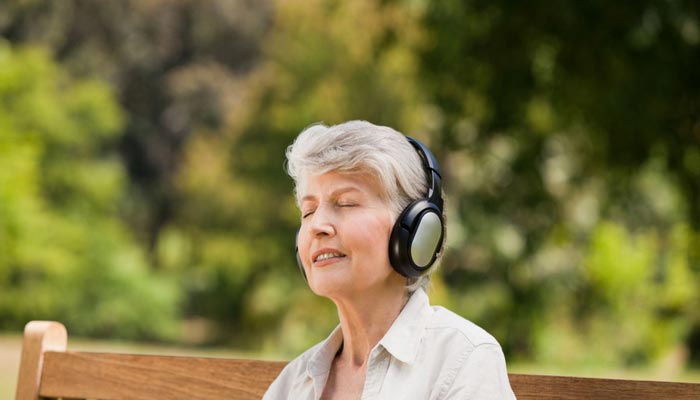 تاثیر موسیقی بر روحیه سالمندان